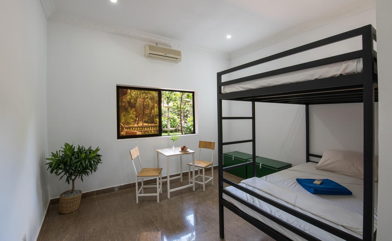 Barefoot Backpacker Resort Siem Reap Exterior photo