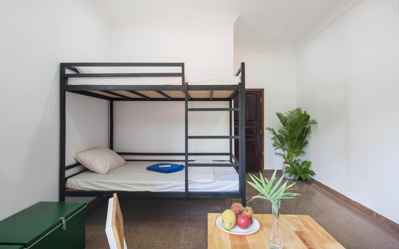 Barefoot Backpacker Resort Siem Reap Exterior photo