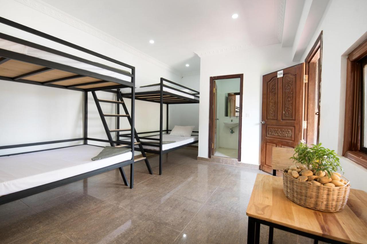 Barefoot Backpacker Resort Siem Reap Exterior photo