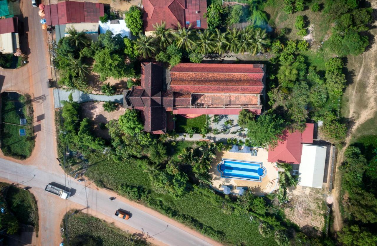 Barefoot Backpacker Resort Siem Reap Exterior photo